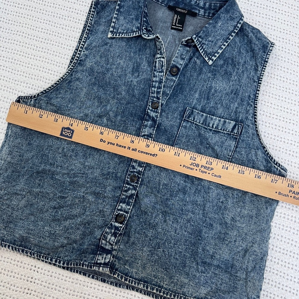 Forever 21 Sleeveless Blouse Indie Sleaze Acid Wash Denim Style Button Front - Picture 3 of 8